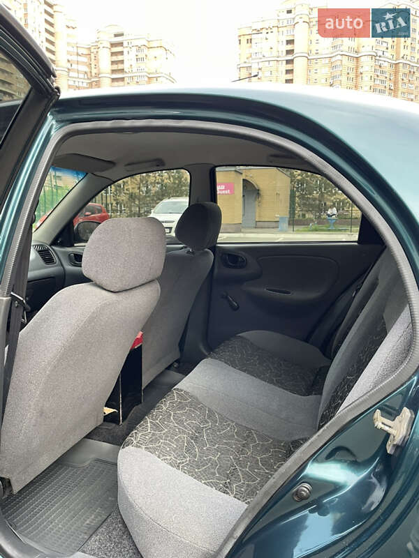 Седан Daewoo Lanos 2006 в Києві