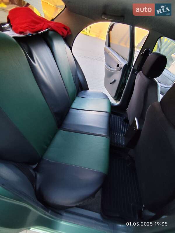 Седан Daewoo Lanos 2009 в Городке
