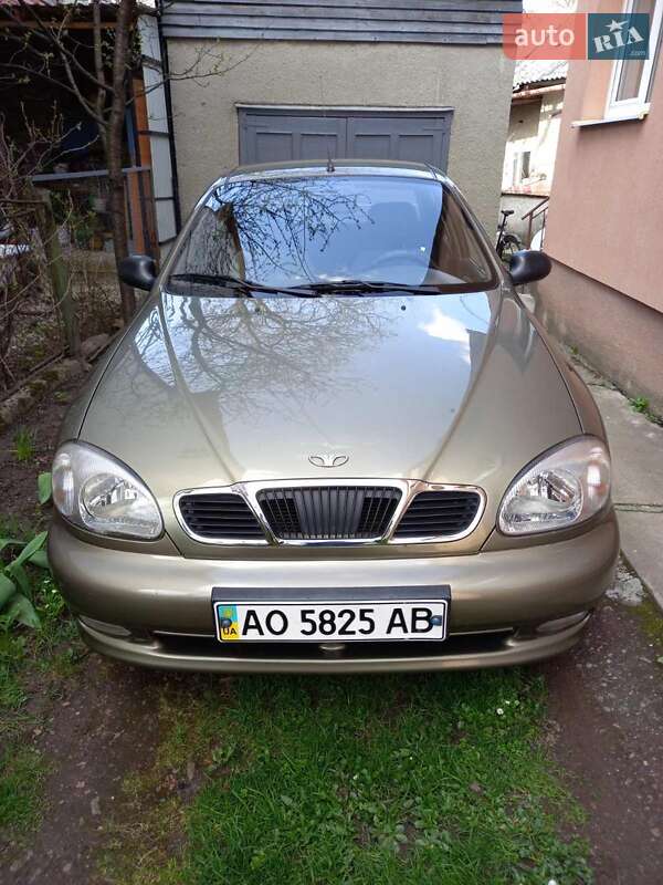 Седан Daewoo Lanos 2005 в Рахові