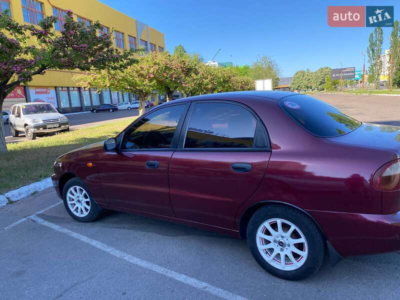 Седан Daewoo Lanos 2009 в 