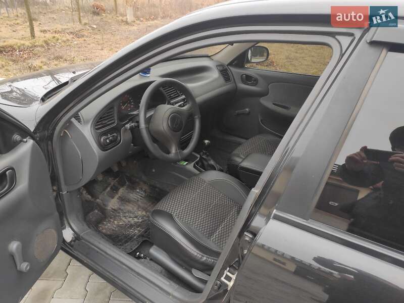Седан Daewoo Lanos 2008 в Южному