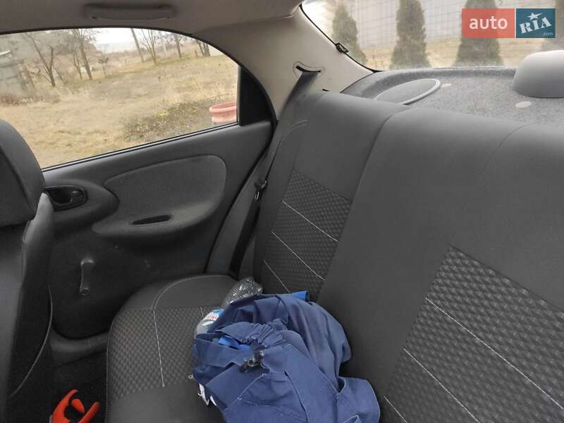 Седан Daewoo Lanos 2008 в Южному