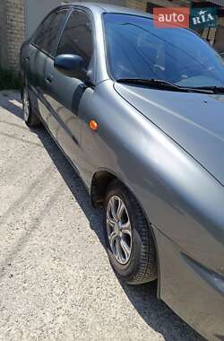 Седан Daewoo Lanos 2001 в 