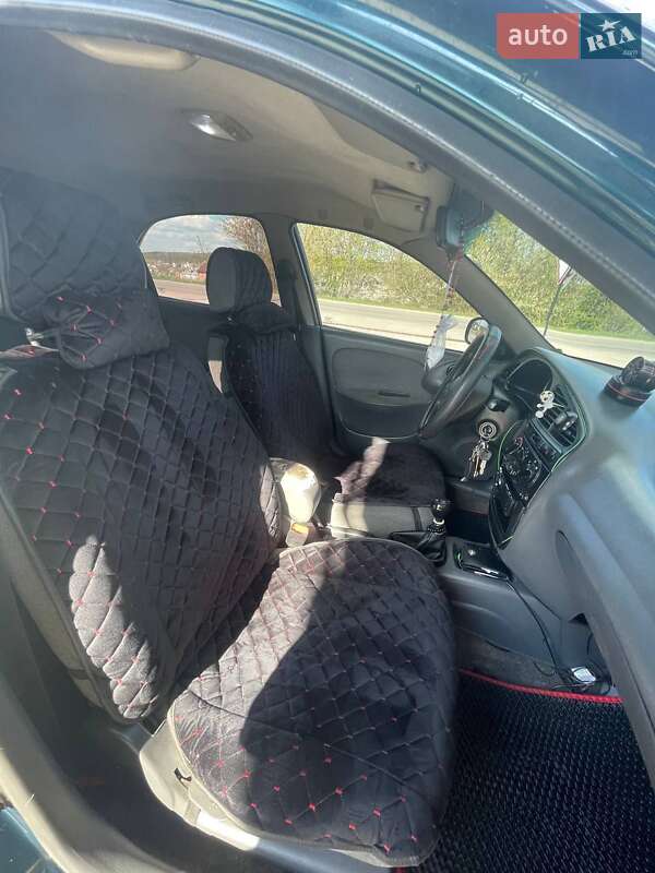 Седан Daewoo Lanos 2004 в 