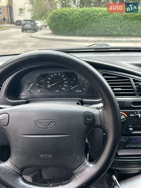 Седан Daewoo Lanos 2002 в Харькове