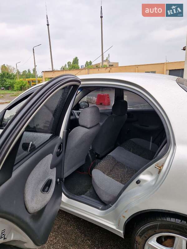 Седан Daewoo Lanos 2004 в Харькове