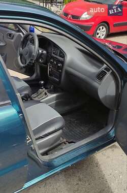 Седан Daewoo Lanos 1998 в 