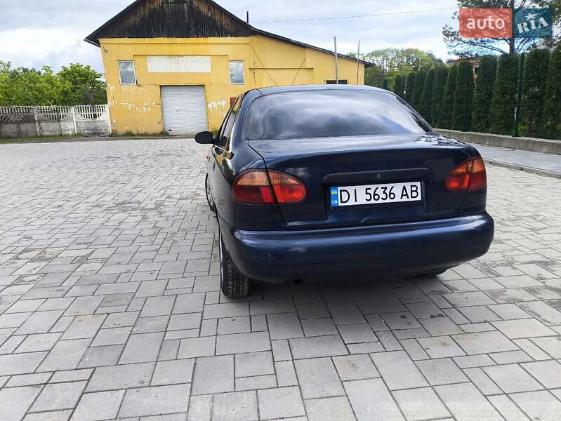 Седан Daewoo Lanos 2002 в Долині