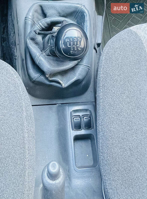 Седан Daewoo Lanos 2004 в Львове