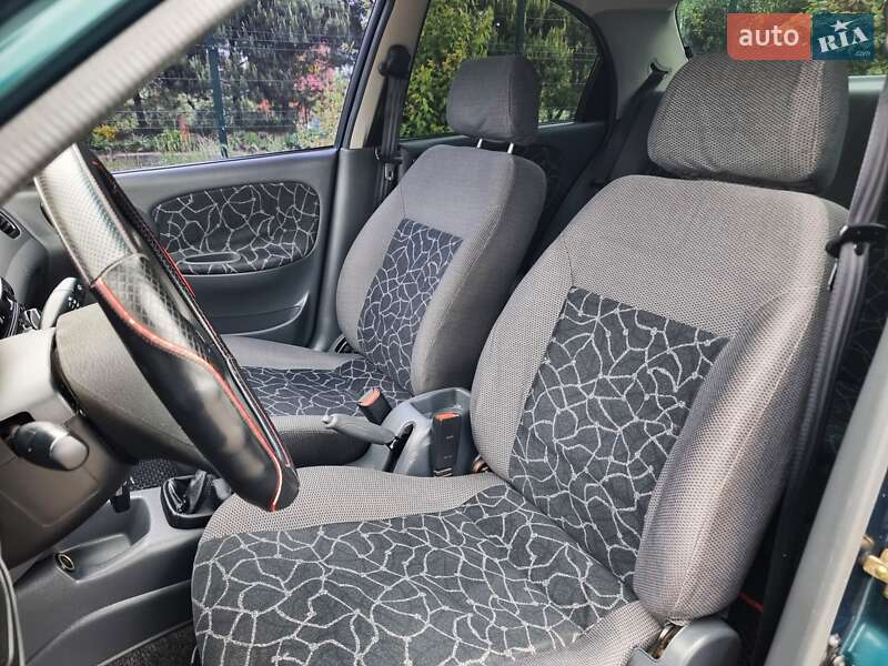 Седан Daewoo Lanos 2003 в Хмельницком