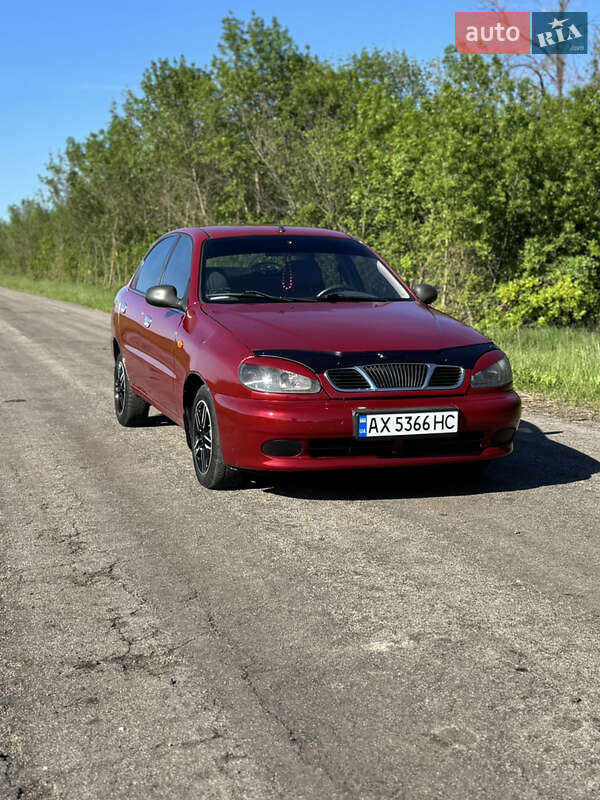 Седан Daewoo Lanos 2008 в Краснограді