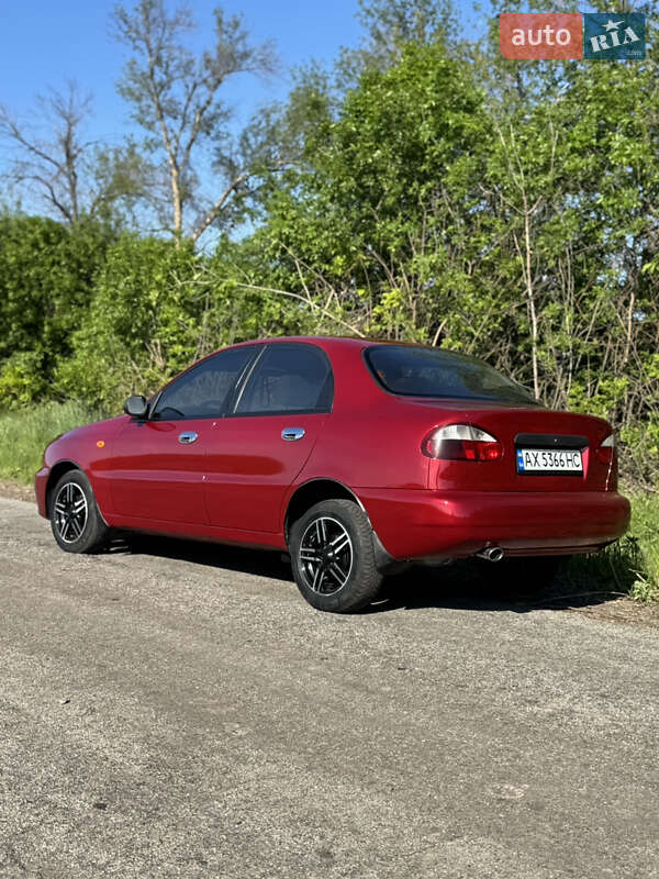 Седан Daewoo Lanos 2008 в Краснограді