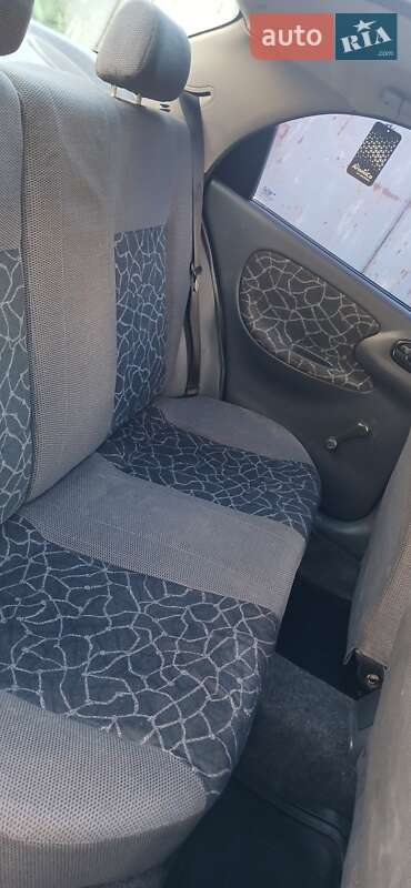 Седан Daewoo Lanos 2003 в Ивано-Франковске