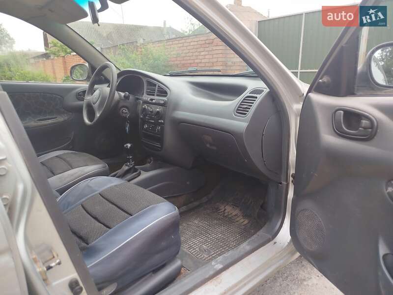 Седан Daewoo Lanos 2004 в Харькове