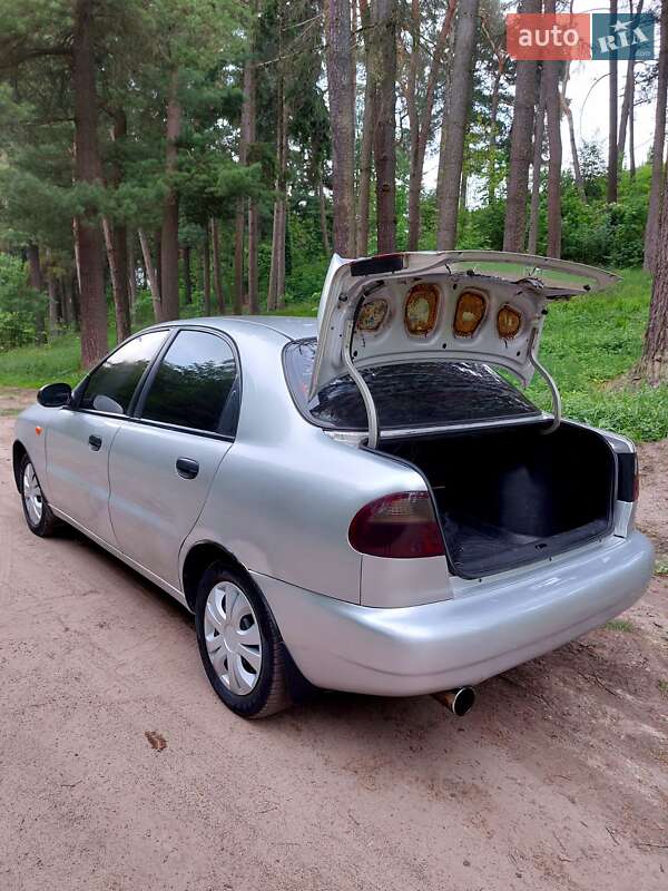 Седан Daewoo Lanos 2006 в Тростянце