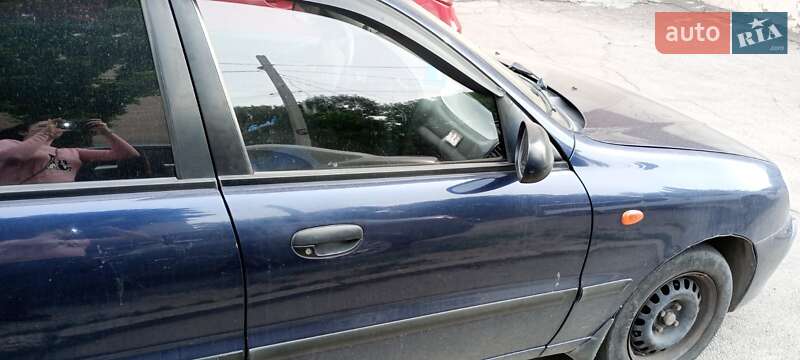 Седан Daewoo Lanos 2004 в Днепре