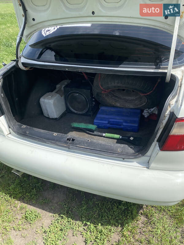 Седан Daewoo Lanos 2001 в Золочеве