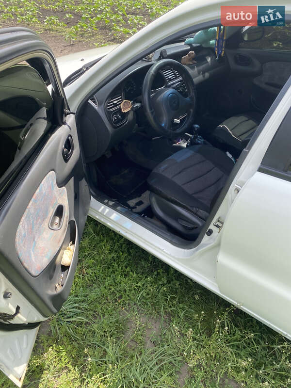 Седан Daewoo Lanos 2001 в Золочеве
