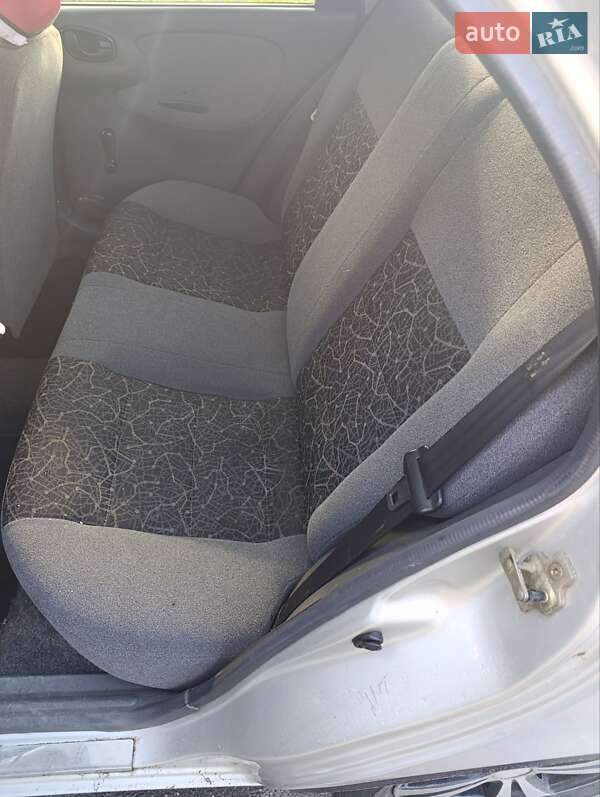 Седан Daewoo Lanos 2006 в Смілі