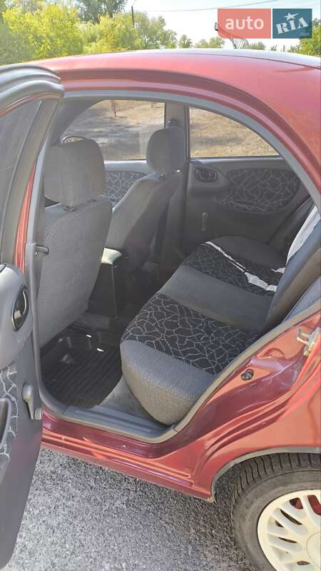 Седан Daewoo Lanos 2002 в Решетилівці