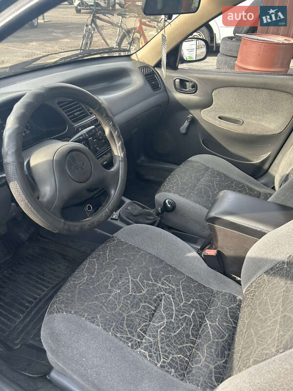 Седан Daewoo Lanos 2004 в Запорожье