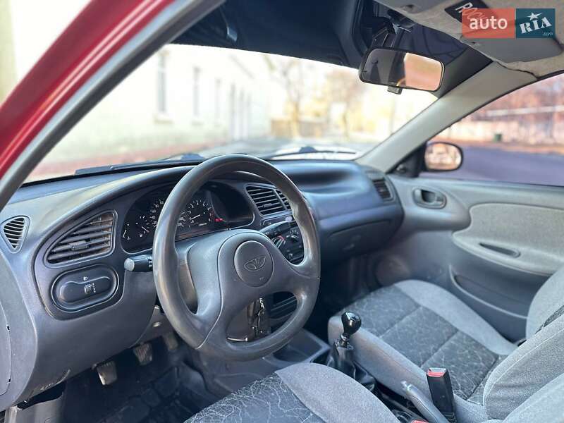 Седан Daewoo Lanos 2003 в Миколаєві