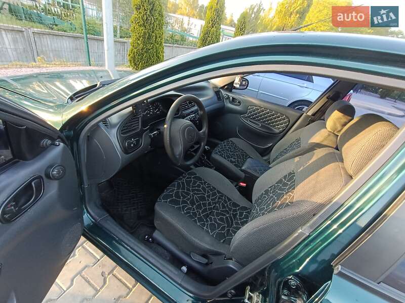 Седан Daewoo Lanos 2003 в Кременчуці