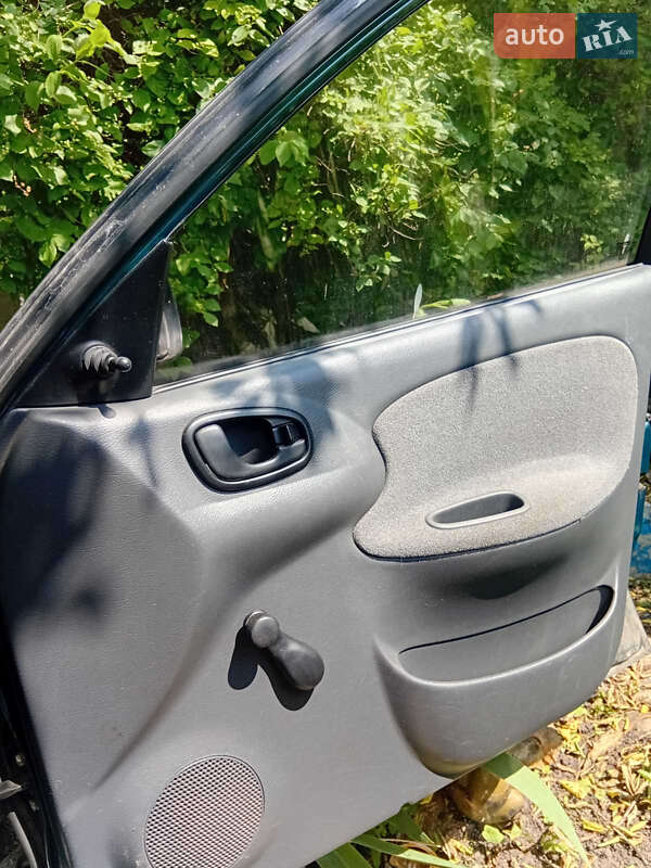 Седан Daewoo Lanos 2006 в Савинцах