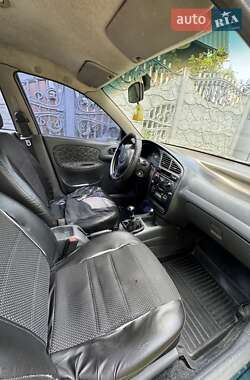 Седан Daewoo Lanos 2003 в Чернігові