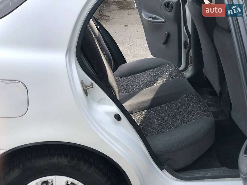 Седан Daewoo Lanos 2011 в Днепре
