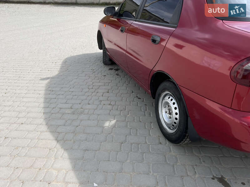 Седан Daewoo Lanos 2008 в Борщеве