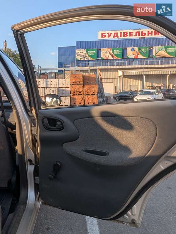 Седан Daewoo Lanos 2005 в Днепре