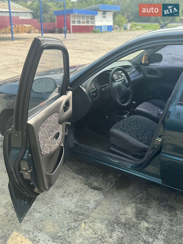 Седан Daewoo Lanos 2003 в Чугуеве