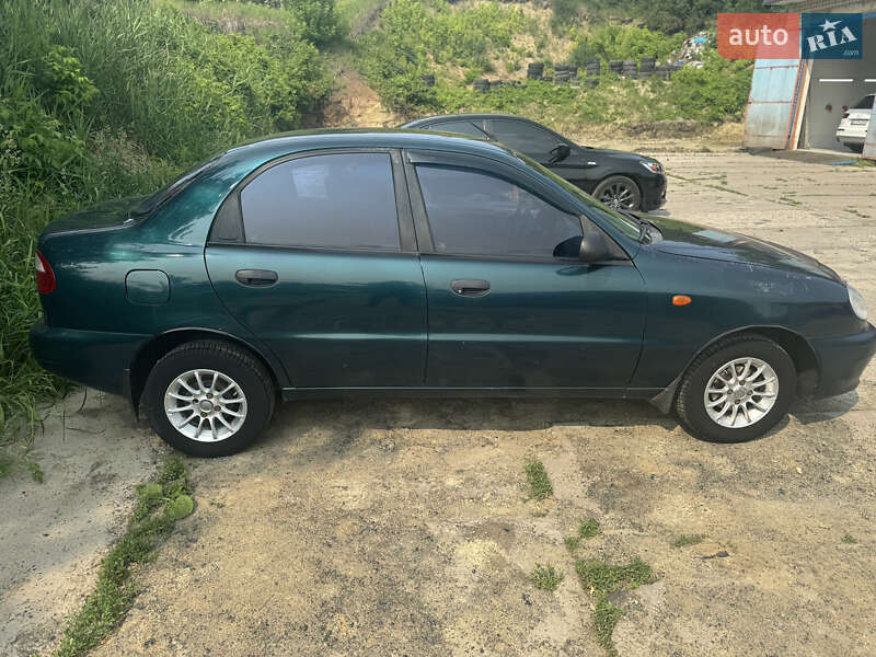 Седан Daewoo Lanos 2003 в Чугуеве