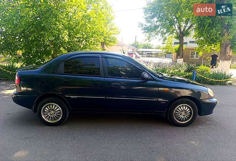 Седан Daewoo Lanos 2002 в Беляевке