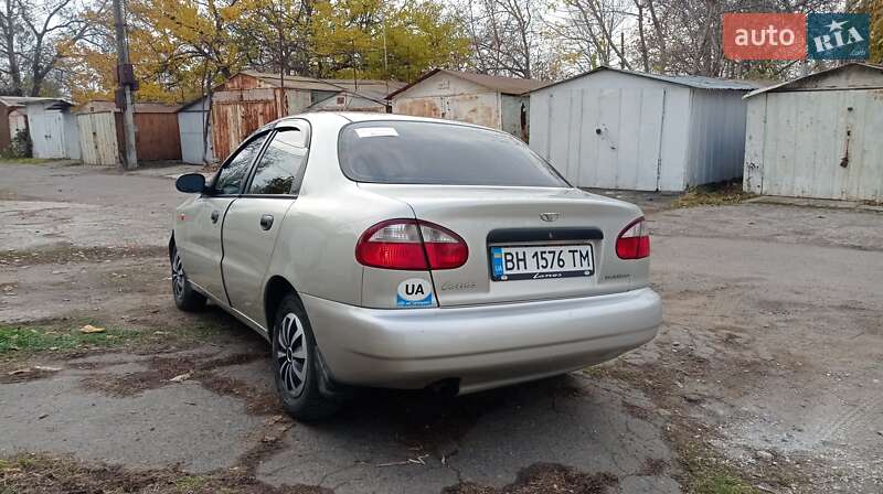 Седан Daewoo Lanos 2003 в Одессе