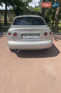 Седан Daewoo Lanos 2001 в 