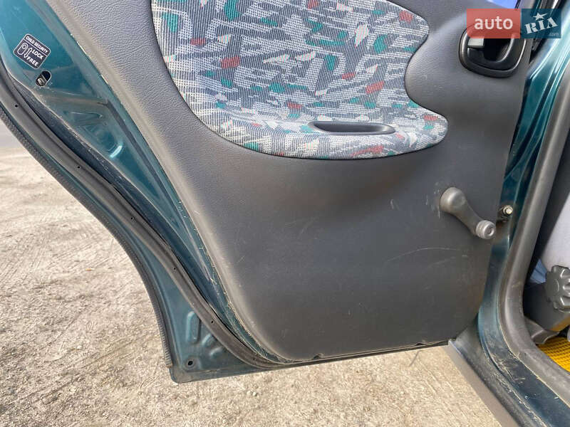 Седан Daewoo Lanos 1999 в Киеве