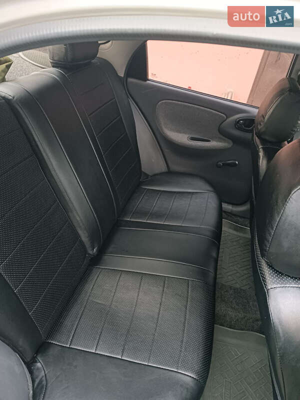 Седан Daewoo Lanos 2006 в Киеве