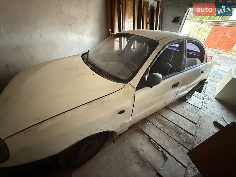 Седан Daewoo Lanos 2002 в Львове