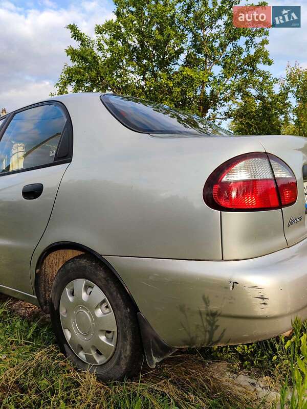 Седан Daewoo Lanos 2004 в Кременці