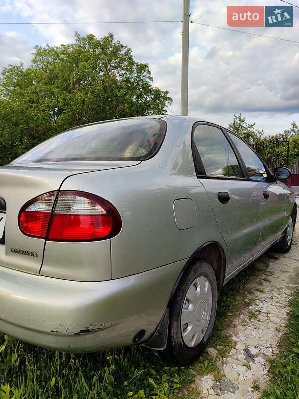 Седан Daewoo Lanos 2004 в Кременці