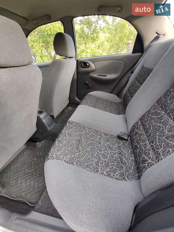Седан Daewoo Lanos 2004 в Кременці