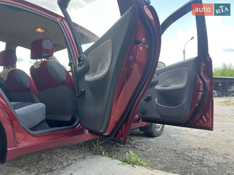 Седан Daewoo Lanos 2006 в Лозовой