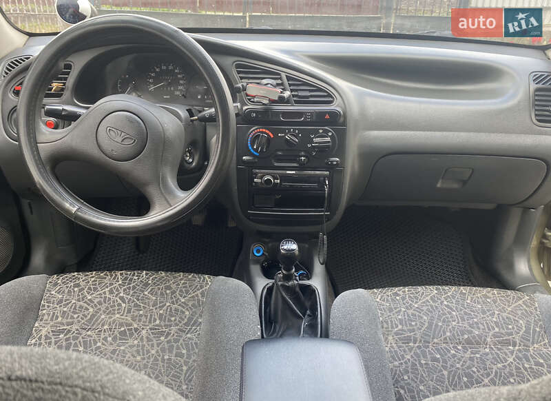 Седан Daewoo Lanos 2004 в Новом Роздоле