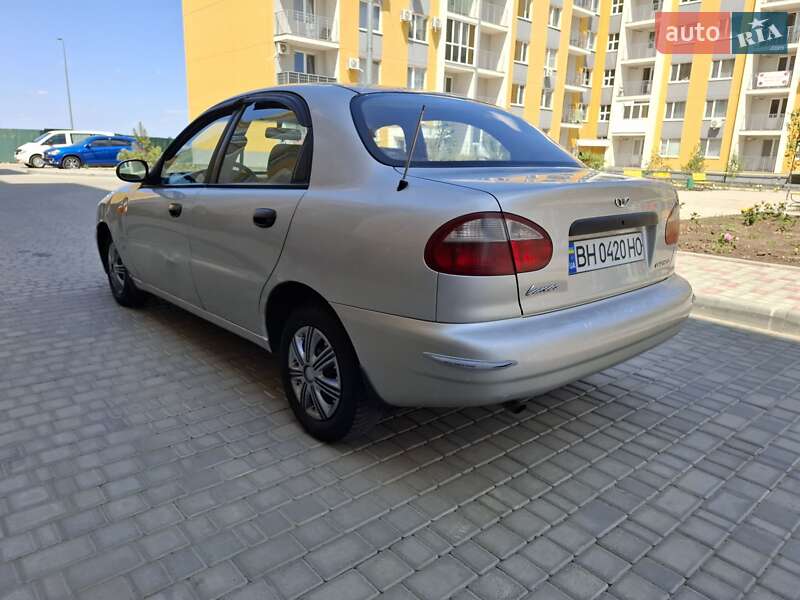 Седан Daewoo Lanos 2002 в Одессе