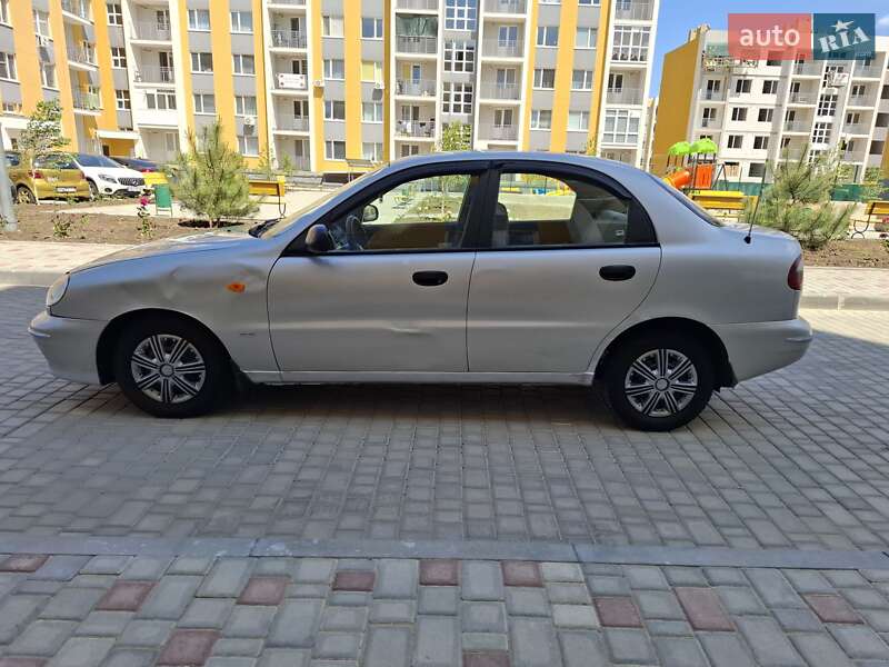 Седан Daewoo Lanos 2002 в Одессе