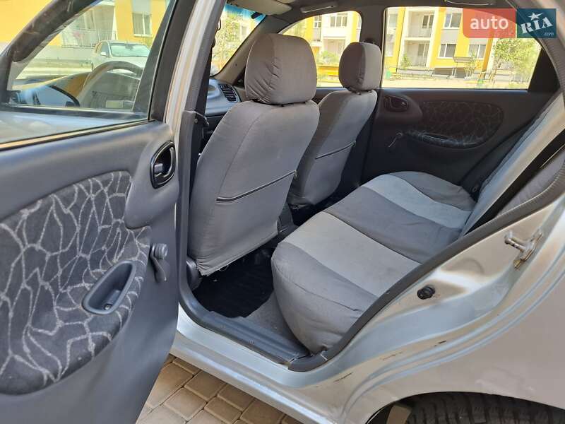 Седан Daewoo Lanos 2002 в Одессе
