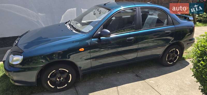Седан Daewoo Lanos 2005 в Хусте