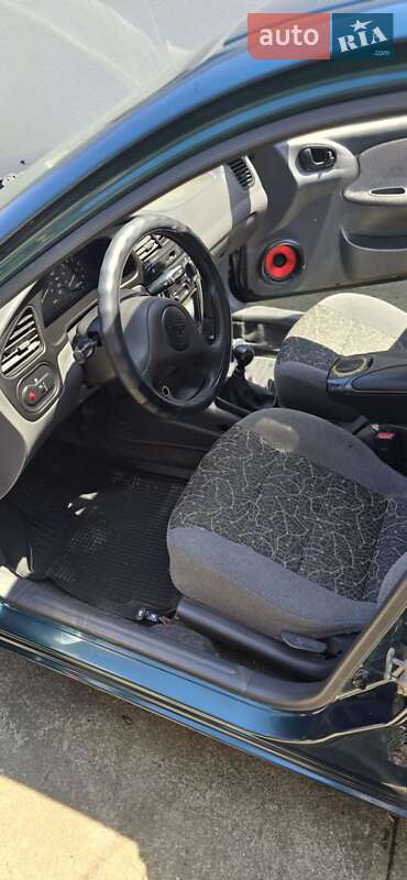 Седан Daewoo Lanos 2005 в Хусте